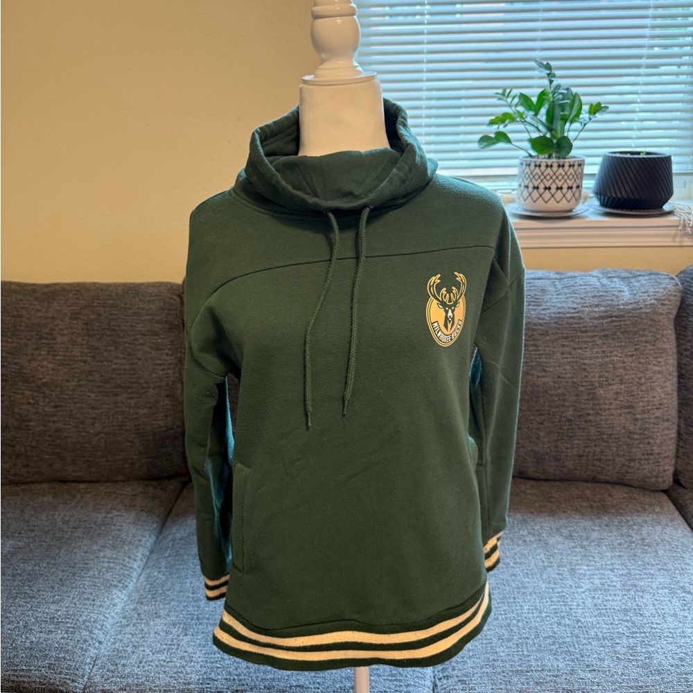 Milwaukee Bucks sweatshirt